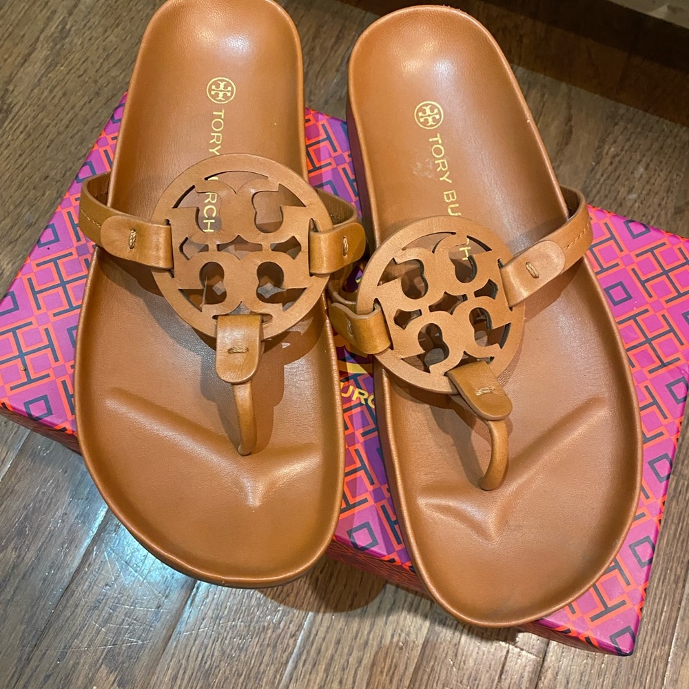 TORY BURCH WOMEN'S MILLER CLOUD SANDALS - MIELE / MIELE SIZE - 7.5 .US $228